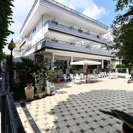 Hotel Criniera D'Oro Rimini Eksteriør billede