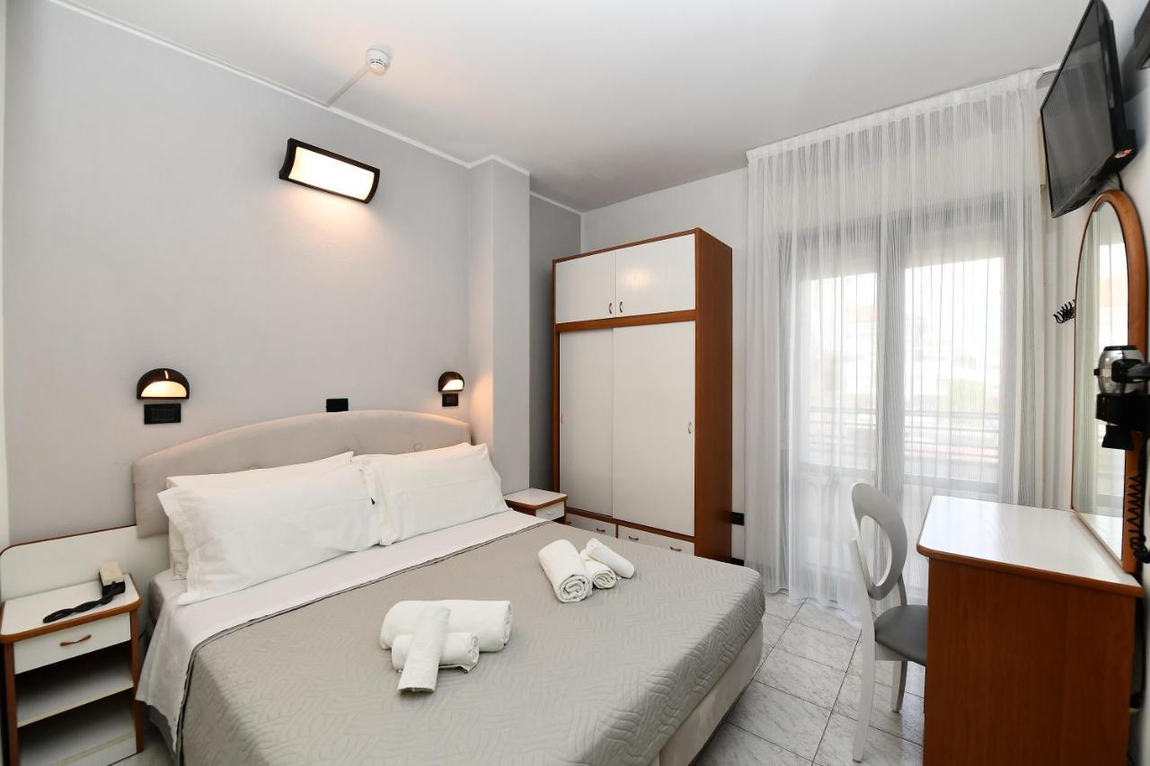 Hotel Criniera D'Oro Rimini Eksteriør billede
