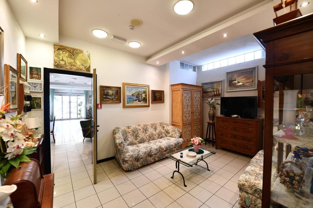 Hotel Criniera D'Oro Rimini Eksteriør billede