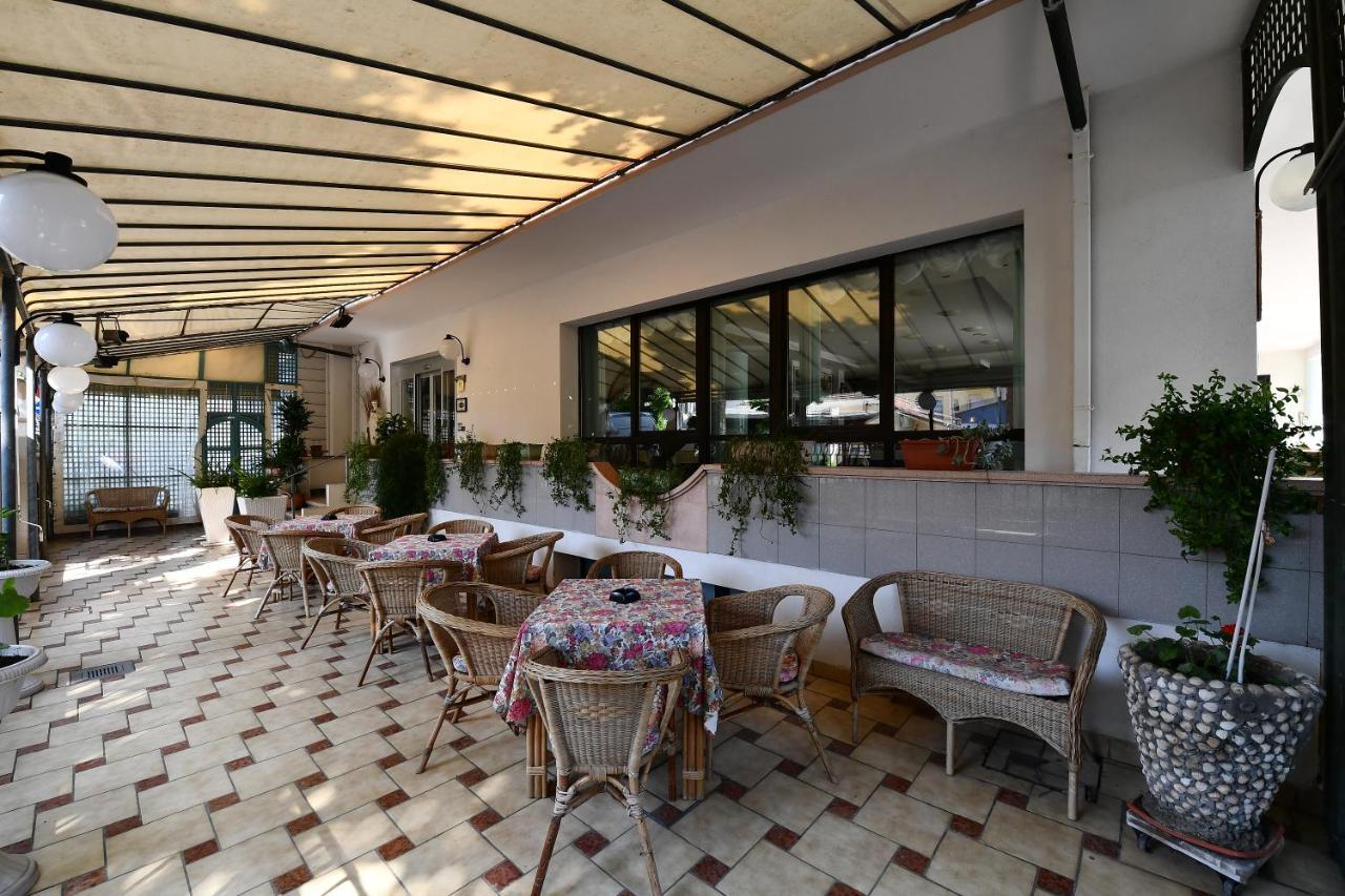 Hotel Criniera D'Oro Rimini Eksteriør billede